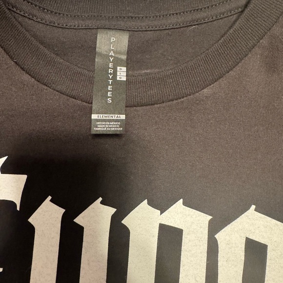 T-Shirt - Picture 4 of 5